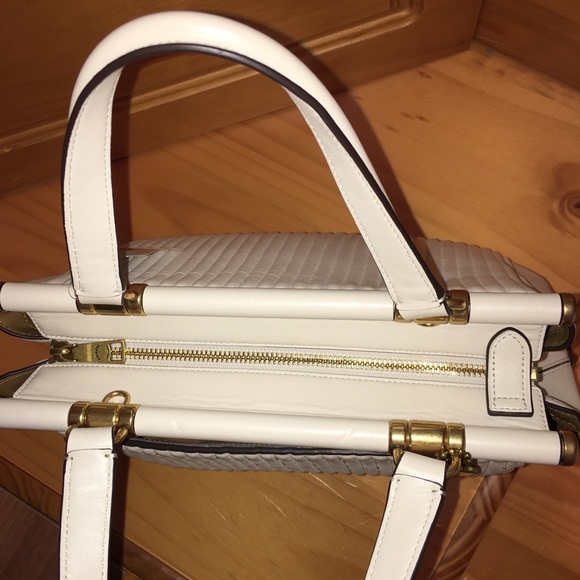 βοΈβοΈβοΈ3X HPβοΈβοΈβοΈ NWT π―% Authentic Coach Quilted Grace Satchel with Rivets - Picture 9 of 16